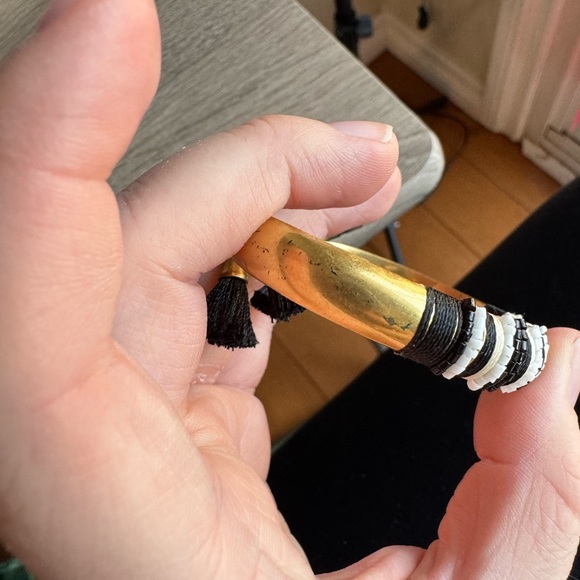 Black and White Beaded Bracelet - Picture 5 of 5